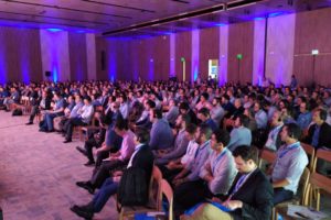 Auditório lotado na Jornada Lyonesa no Brasil
